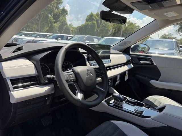 Photo of 2025 Cosmic Blue Mitsubishi Outlander