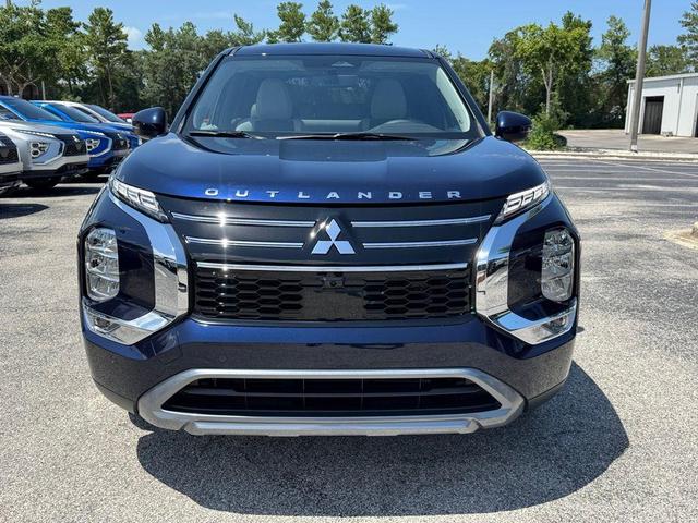 Photo of 2025 Cosmic Blue Mitsubishi Outlander