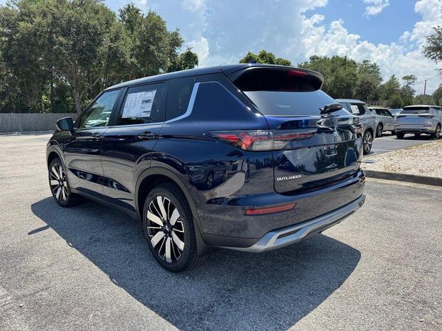 Photo of 2025 Cosmic Blue Mitsubishi Outlander