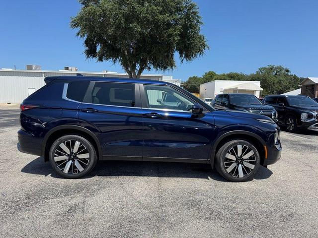 Photo of 2025 Cosmic Blue Mitsubishi Outlander