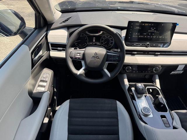 Photo of 2025 Cosmic Blue Mitsubishi Outlander