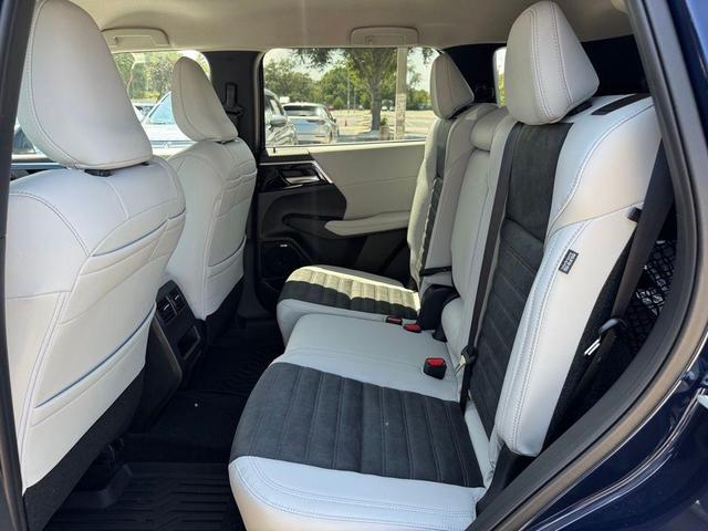 Photo of 2025 Cosmic Blue Mitsubishi Outlander