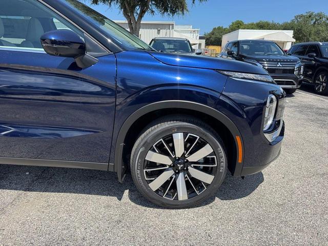 Photo of 2025 Cosmic Blue Mitsubishi Outlander