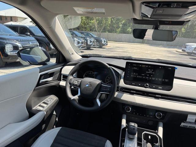 Photo of 2025 Cosmic Blue Mitsubishi Outlander