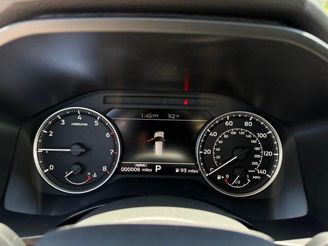 Photo of 2025 Silver Alloy Mitsubishi Outlander