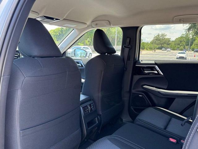 Photo of 2025 Silver Alloy Mitsubishi Outlander
