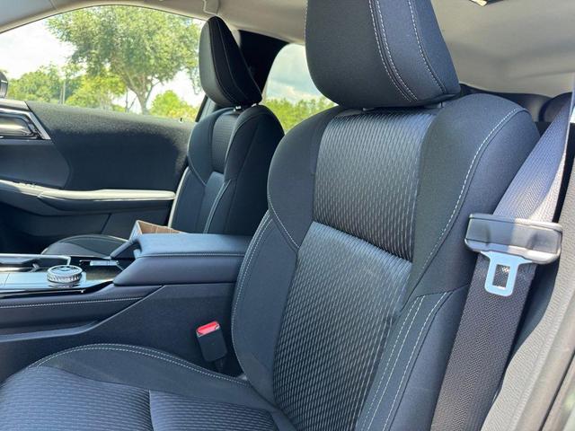 Photo of 2025 Silver Alloy Mitsubishi Outlander