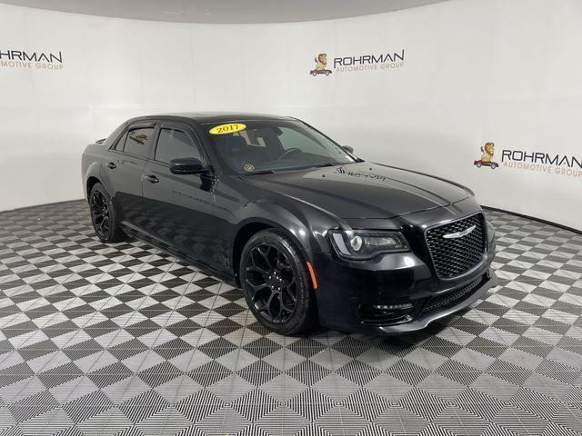 Photo of 2017 Gloss Black Chrysler 300
