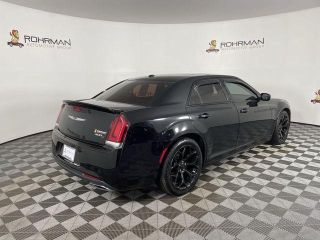 Photo of 2017 Gloss Black Chrysler 300