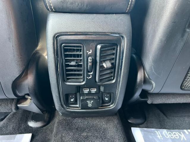 Photo of 2015 Brilliant Black Crystal Pearlcoat Jeep Grand Cherokee