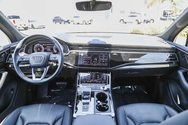 Photo of 2025 Mythos Black Metallic Audi Q7