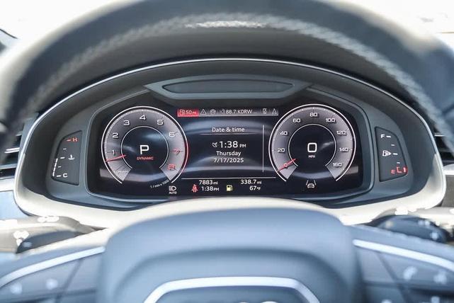Photo of 2025 Mythos Black Metallic Audi Q7
