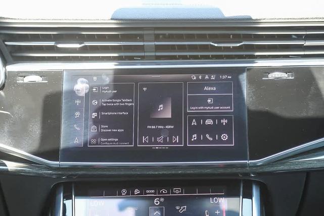 Photo of 2025 Mythos Black Metallic Audi Q7