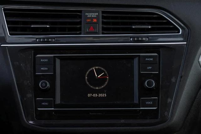 Photo of 2021 Pyrite Silver Metallic Volkswagen Tiguan