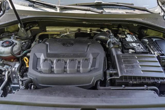 Photo of 2021 Pyrite Silver Metallic Volkswagen Tiguan