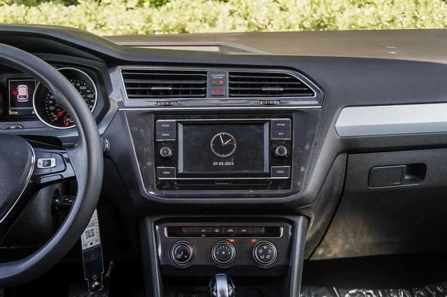 Photo of 2021 Pyrite Silver Metallic Volkswagen Tiguan