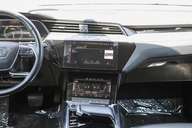 Photo of 2022 Brilliant Black Audi e-tron