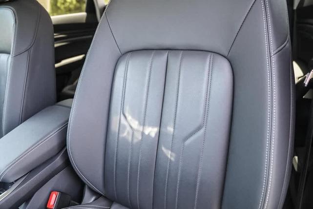 Photo of 2022 Brilliant Black Audi e-tron