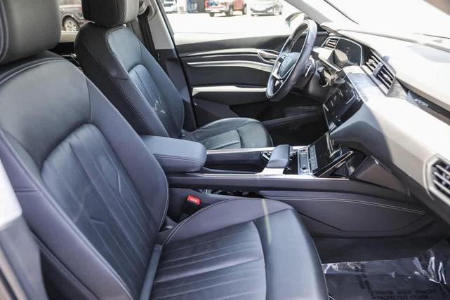 Photo of 2022 Brilliant Black Audi e-tron