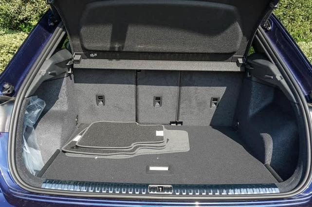 Photo of 2025 Navarra Blue Metallic Audi Q3