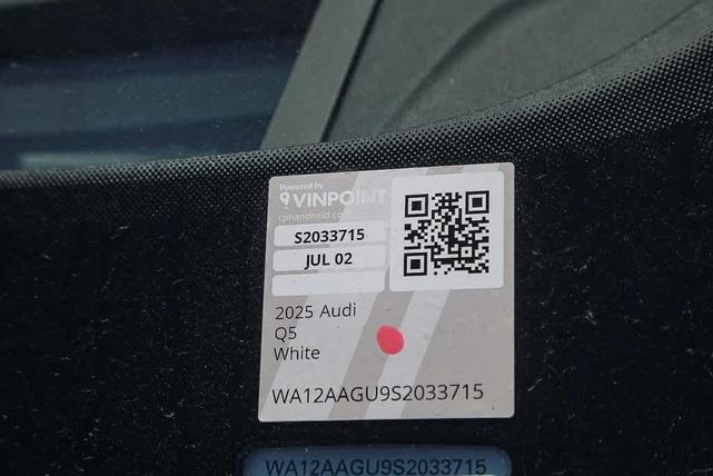 Photo of 2025 Glacier White Metallic Audi Q5