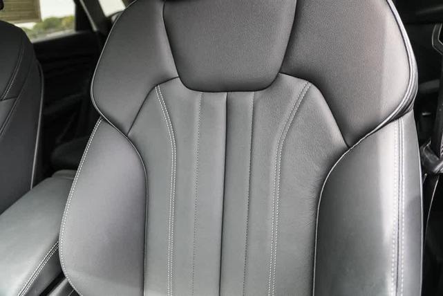 Photo of 2022 Daytona Gray Pearl Effect Audi Q5 e