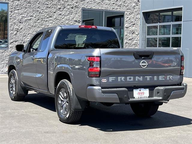 Photo of 2025 Gun Metallic Nissan Frontier