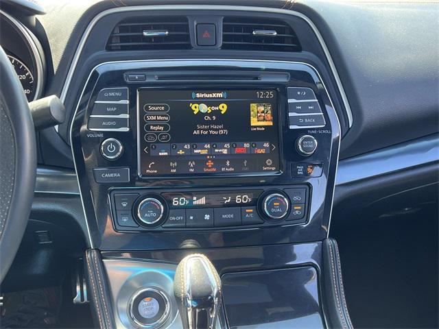 Photo of 2021 Pearl White Tricoat Nissan Maxima