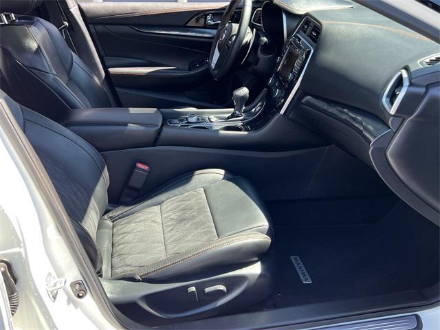 Photo of 2021 Pearl White Tricoat Nissan Maxima