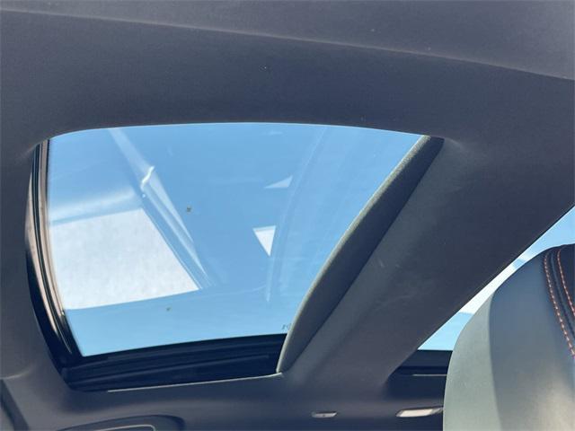 Photo of 2021 Pearl White Tricoat Nissan Maxima