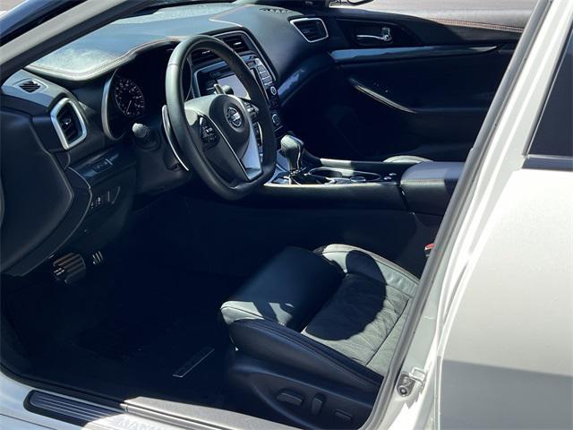 Photo of 2021 Pearl White Tricoat Nissan Maxima