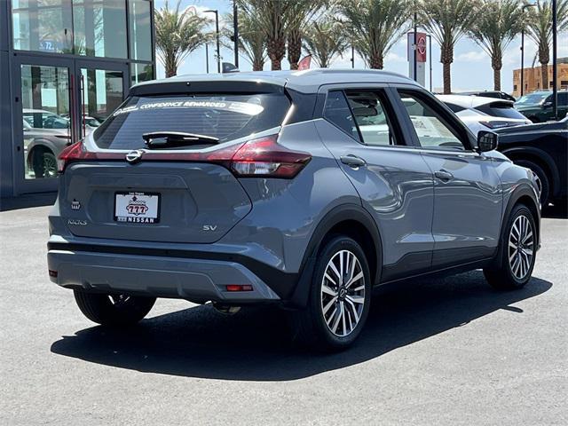 Photo of 2022 Boulder Gray Pearl Nissan Kicks