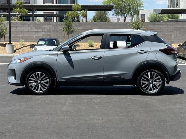 Photo of 2022 Boulder Gray Pearl Nissan Kicks