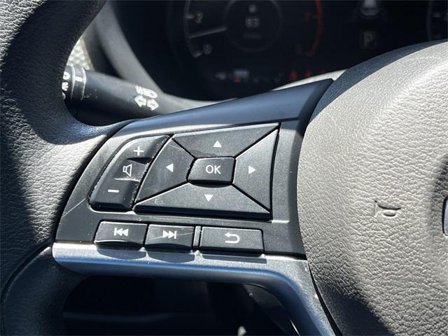 Photo of 2022 Boulder Gray Pearl Nissan Kicks