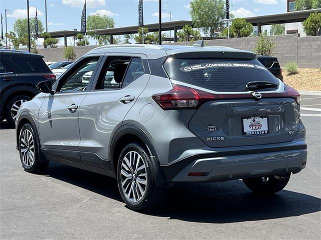 Photo of 2022 Boulder Gray Pearl Nissan Kicks