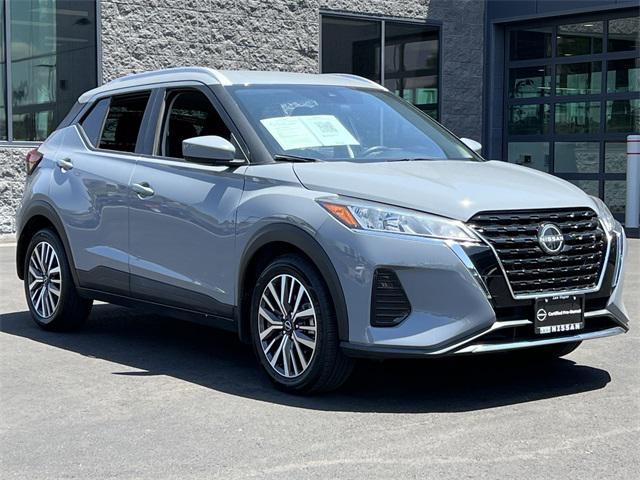 Photo of 2022 Boulder Gray Pearl Nissan Kicks