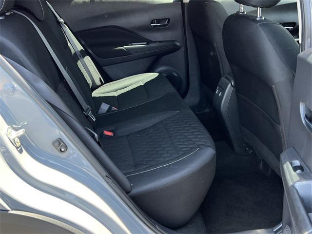 Photo of 2022 Boulder Gray Pearl Nissan Kicks