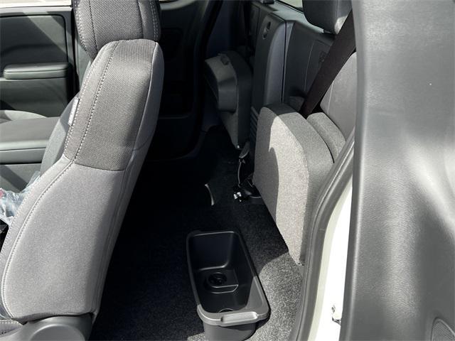 Photo of 2025 Glacier White Nissan Frontier