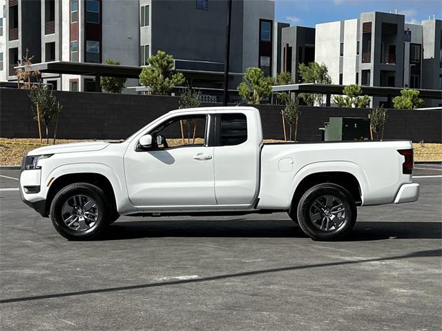 Photo of 2025 Glacier White Nissan Frontier