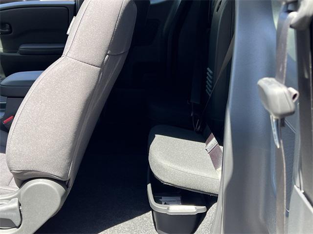Photo of 2025 Glacier White Nissan Frontier