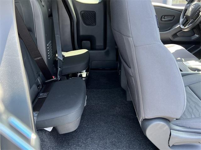 Photo of 2025 Glacier White Nissan Frontier