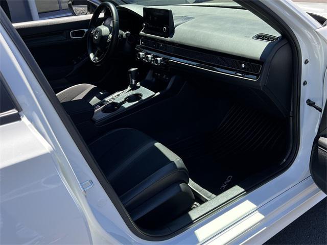 Photo of 2023 Platinum White Pearl Honda Civic
