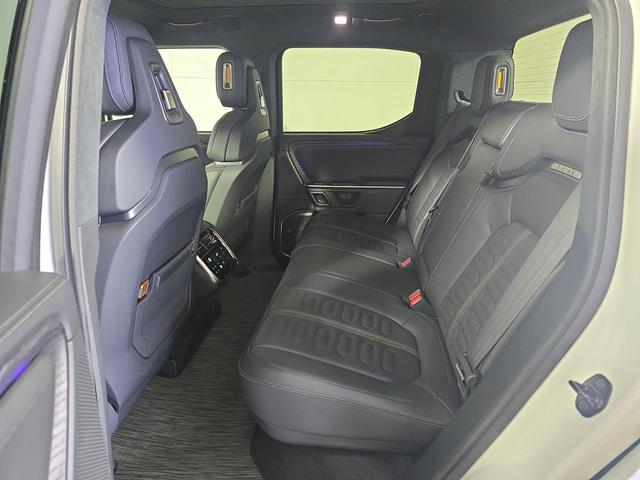 Photo of 2023 Glacier White Rivian R1T
