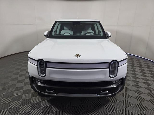 Photo of 2022 Glacier White Rivian R1T