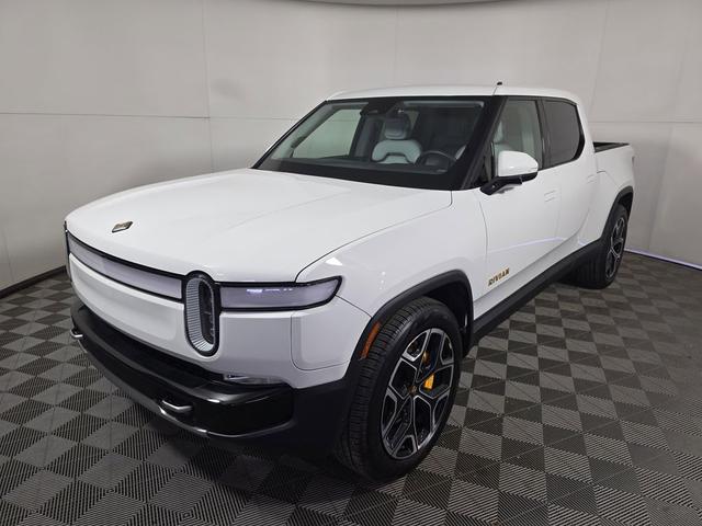 Photo of 2022 Glacier White Rivian R1T