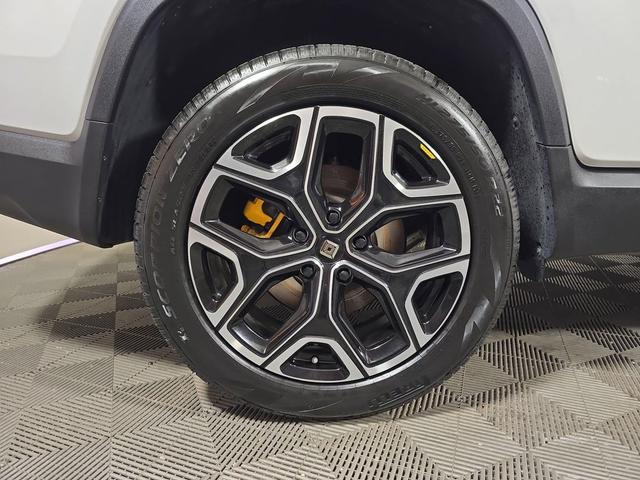Photo of 2022 Glacier White Rivian R1T