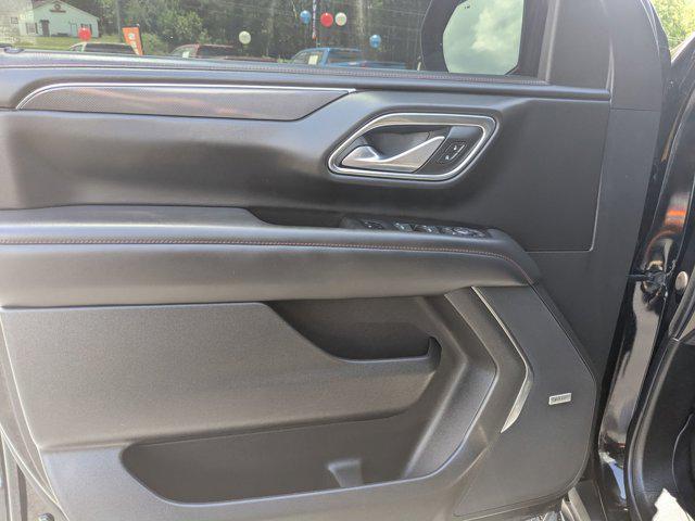 Photo of 2022 Black Chevrolet Suburban