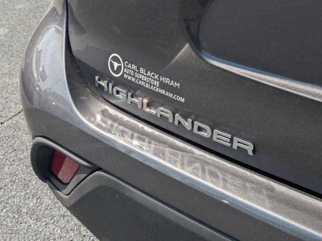 Photo of 2022 Magnetic Gray Metallic Toyota Highlander
