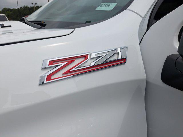 Photo of 2022 Summit White Chevrolet Silverado 1500
