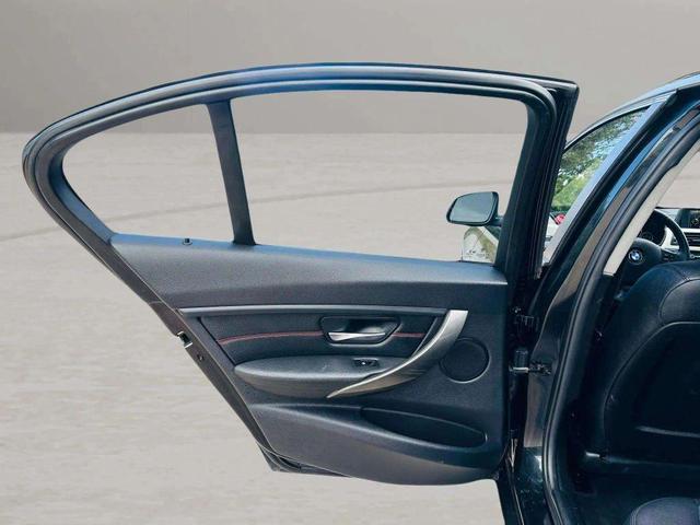 Photo of 2017 Black BMW 320